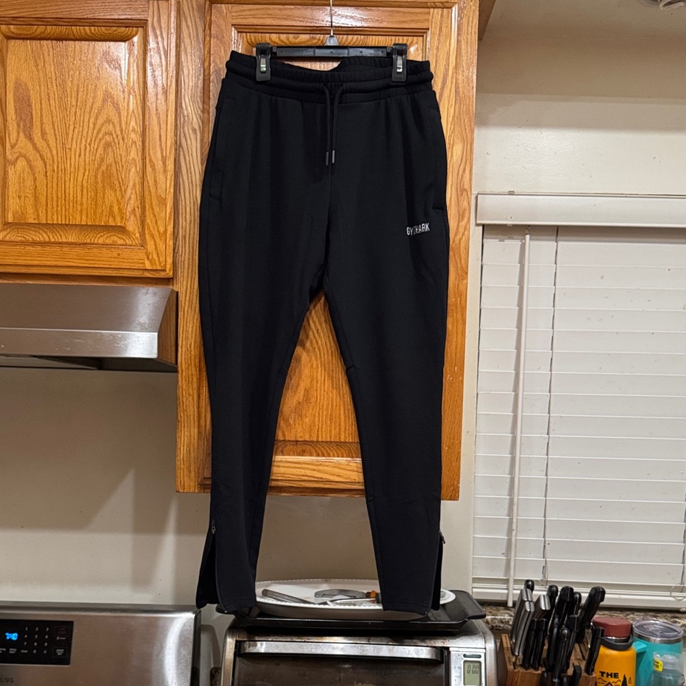 MEN’s Gymshark Black Athletic Pants size SMALL (28-30)